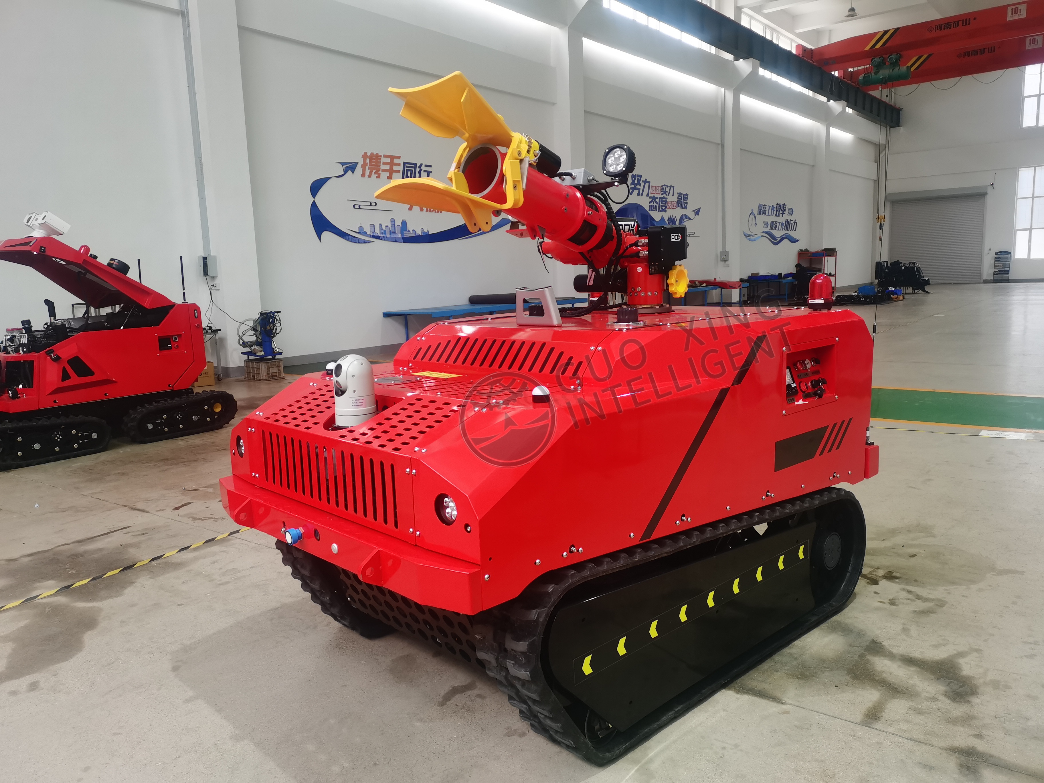 Дизельный пожарный робот